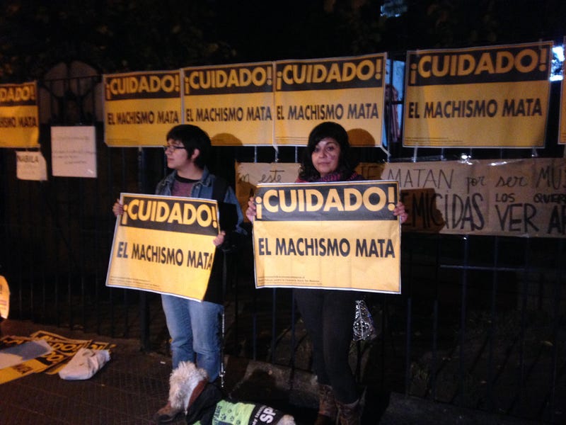 La red chilena contra la violencia empezó la campaña: "¡Cuidado el machismo mata!". Foto: Valentina Valenzuela. 