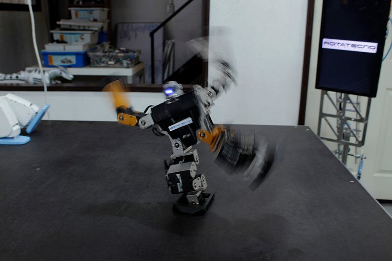 El primer grupo de robótica que fundó Quevedo se llama ARPIC: armamos robots, pero igual carreteamos. 