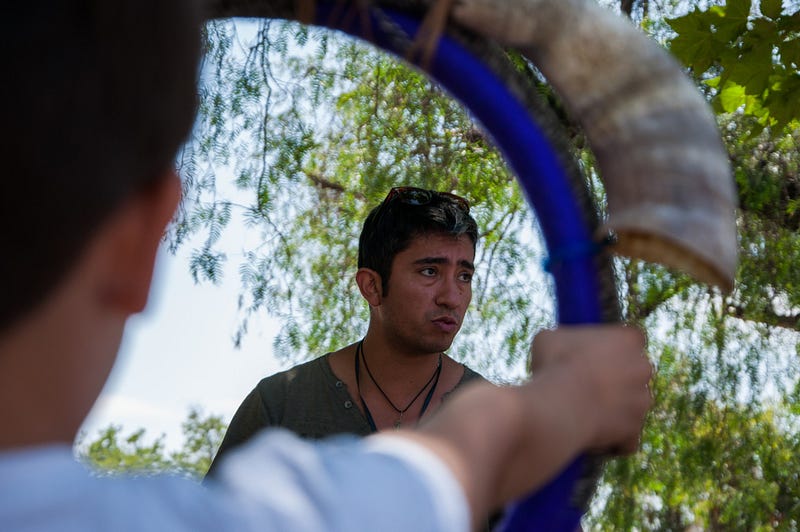 “Uno carga con el origen. Yo antes de ser actor, soy el actor mapuche. Voy a cargar con eso toda mi vida”, dice Roberto.
